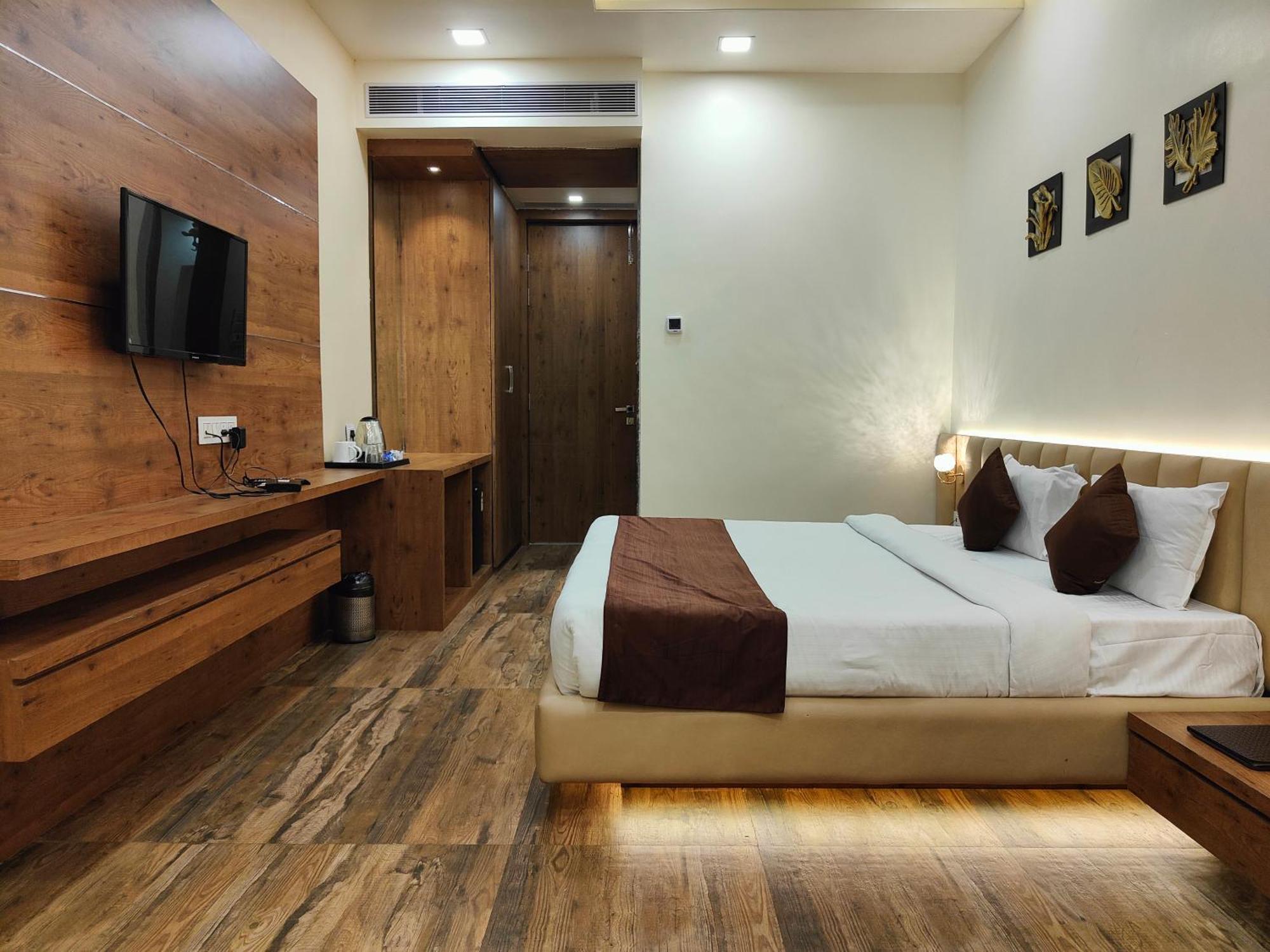 Hotel River Side Meadows Vidisha Exterior foto
